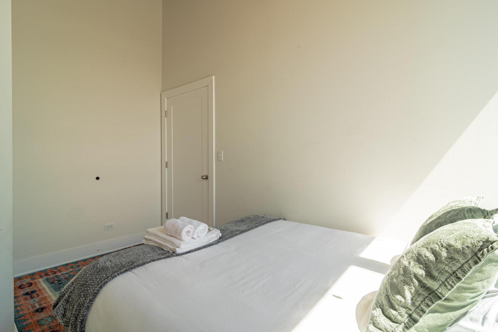 Bright 2Br Luxury Corner Suite With Optional Parking Sleeps 6 Guests Near Mccormick Place And Soldier Field Chicago Exterior foto