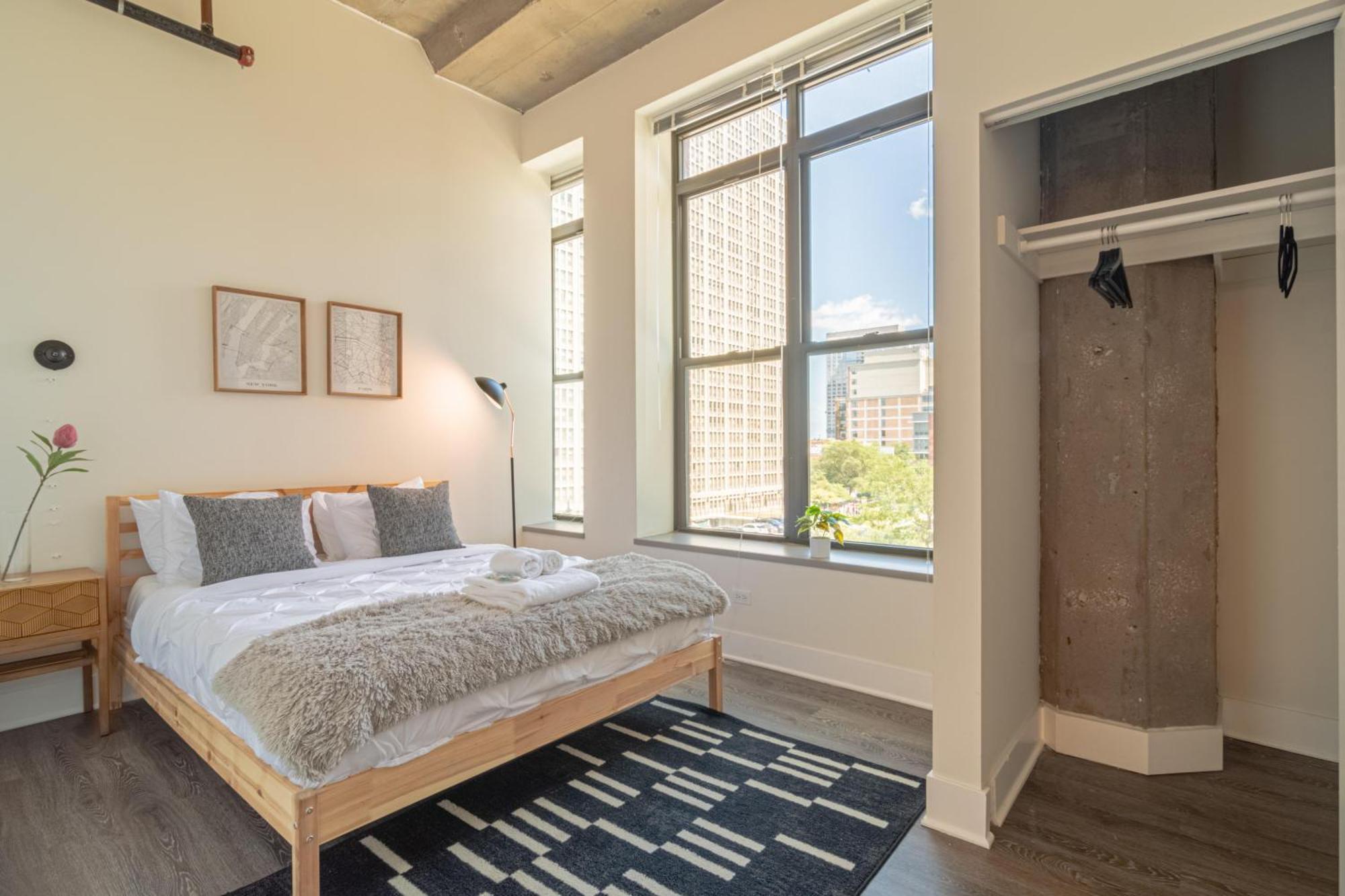 Bright 2Br Luxury Corner Suite With Optional Parking Sleeps 6 Guests Near Mccormick Place And Soldier Field Chicago Exterior foto